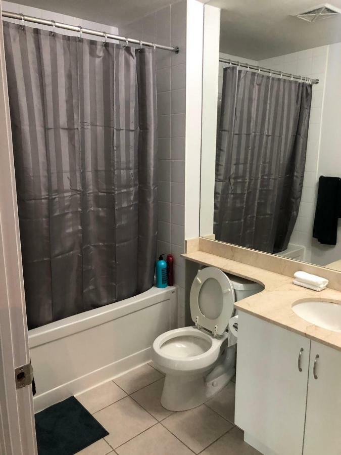Executive 1 Bedroom Condo Sleeps 2 Toronto Eksteriør billede