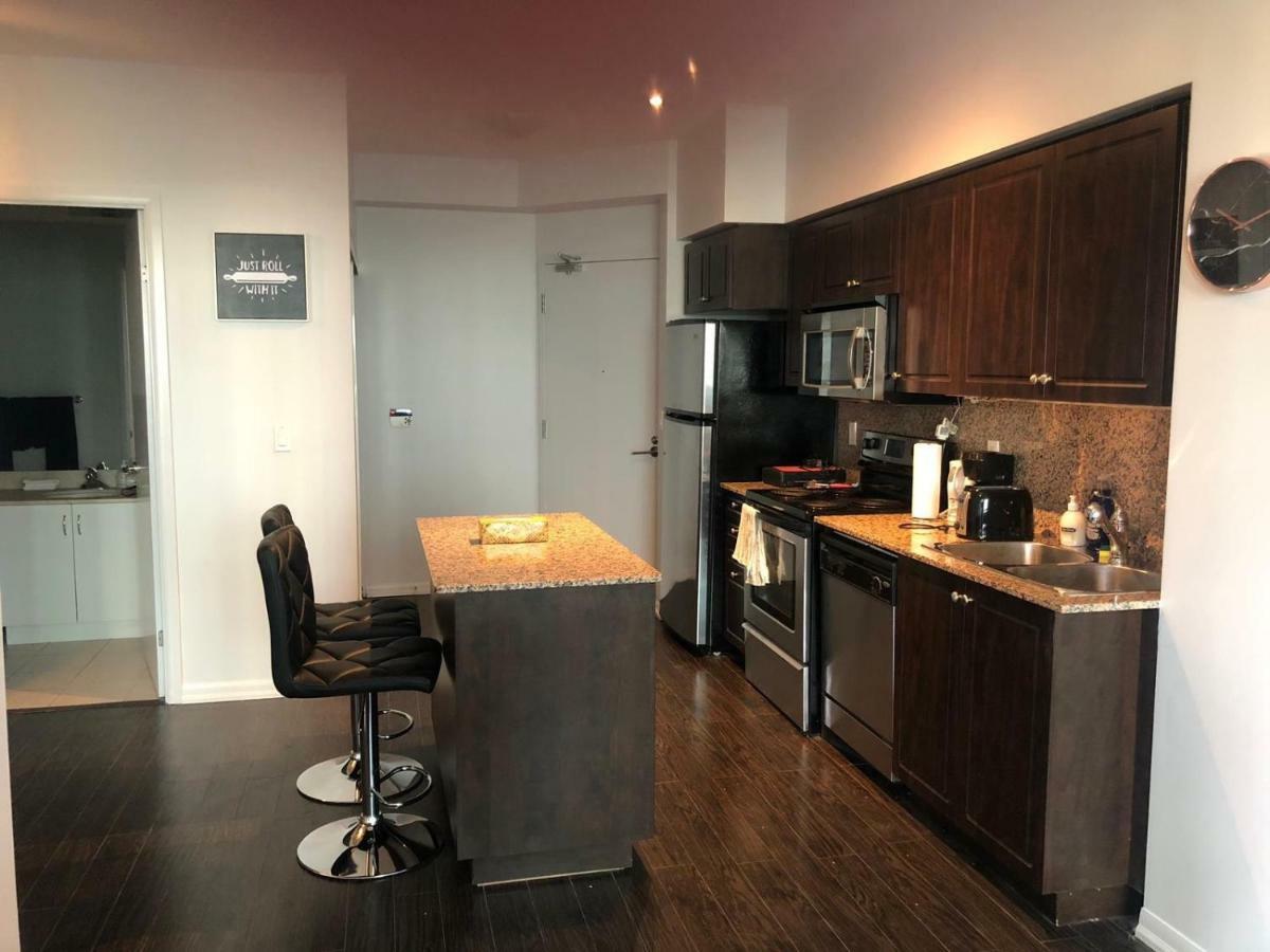 Executive 1 Bedroom Condo Sleeps 2 Toronto Eksteriør billede